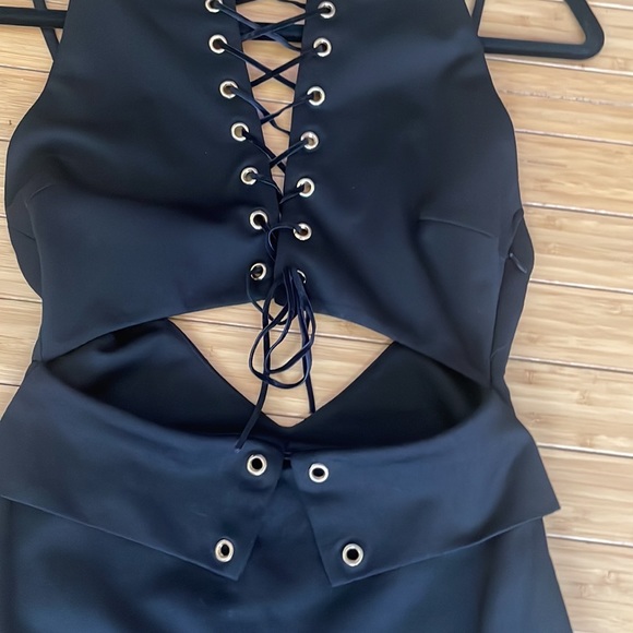 H:ours Sheath Black Front Criss Cross Dress - Picture 2 of 6